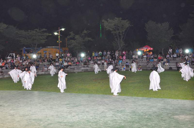 2011_bec6c7b3c1a4b1e2b9dfc7a5b0f8bfac_298.jpg
