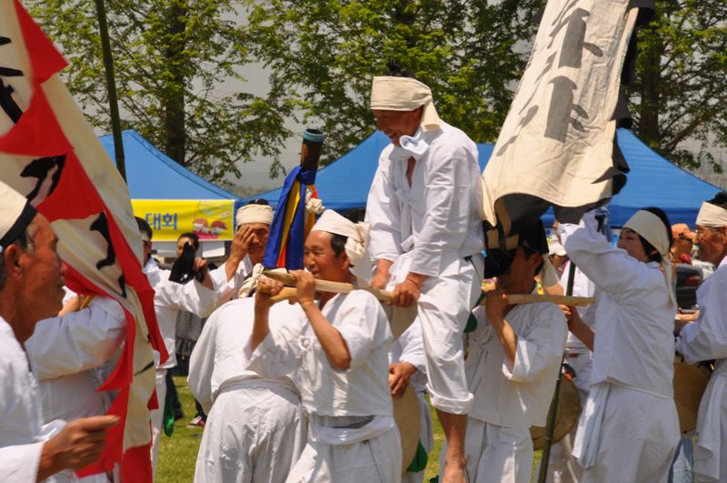 c7d4bec8b3f3bfe420110505_248.jpg