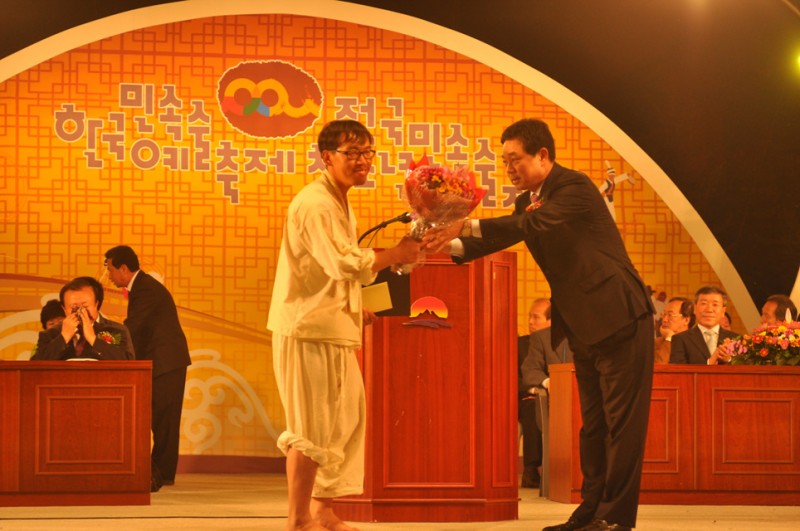 2012c7d1b1b9b9cebcd3bfb9bcfac3e0c1a6_611.jpg