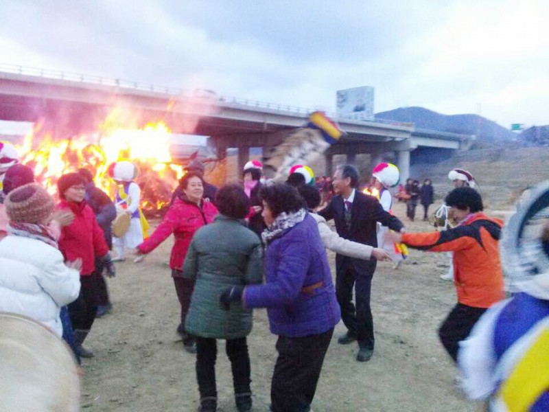 2014b4dec1fdbbe7b8a3b1e214.jpg