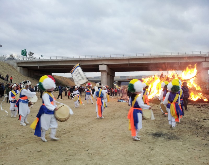 2014b4dec1fdbbe7b8a3b1e22.jpg